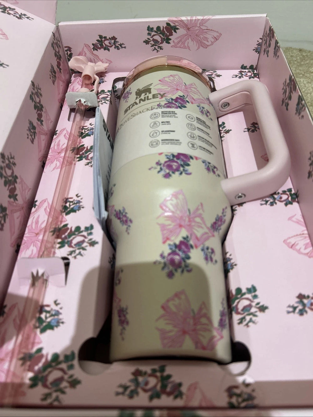 Stanley x LoveShackFancy Holiday Rosa Beaux 40 oz Quencher H2.0 FlowState Tumbler – Blue Gift Box
